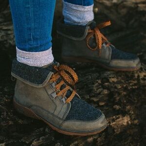 Chaco Women's Barbary Casual Boots - Pinecone